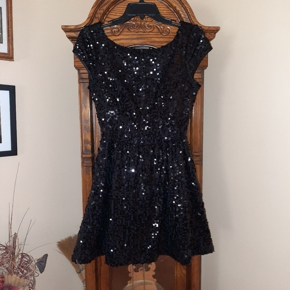 Windsor Women's sequin Cocktail dress - Picture 3 of 8